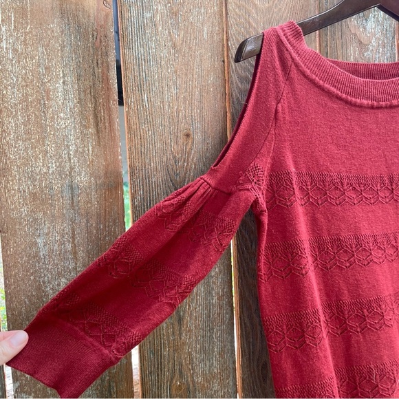 MAURICES Women's Red Cold Shoulder Lacy Knit Sweater Size XS - Picture 2 of 7